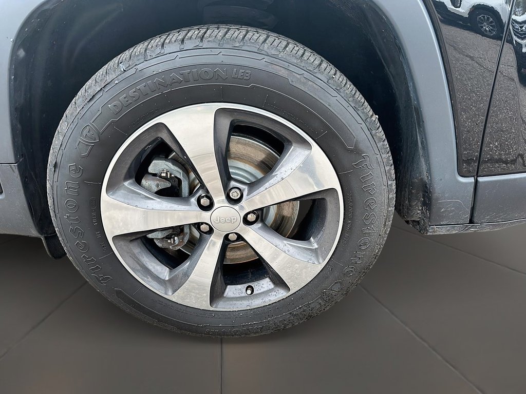 2019 Jeep Cherokee 4x4 Limited in Stratford, Ontario - 7 - w1024h768px