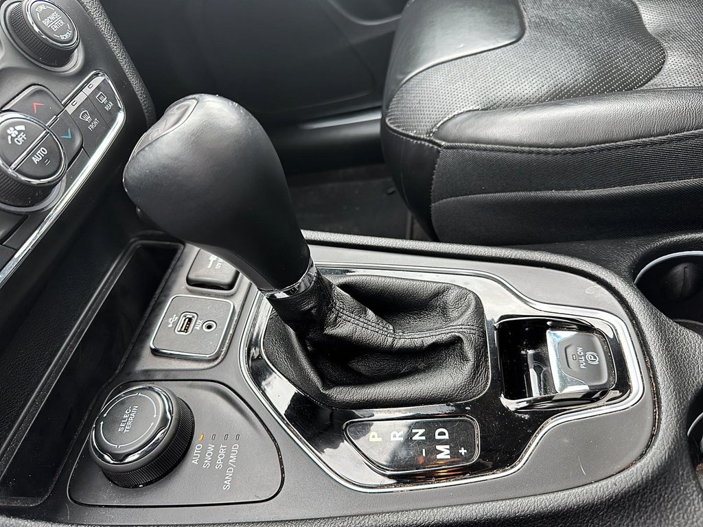 2019 Jeep Cherokee 4x4 Limited in Stratford, Ontario - 14 - w1024h768px