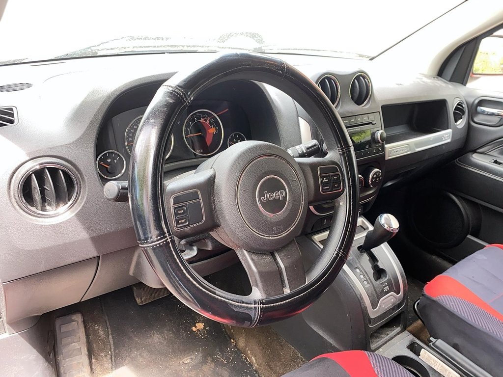 2014 Jeep Compass 4x2 Sport / North in Brantford, Ontario - 8 - w1024h768px