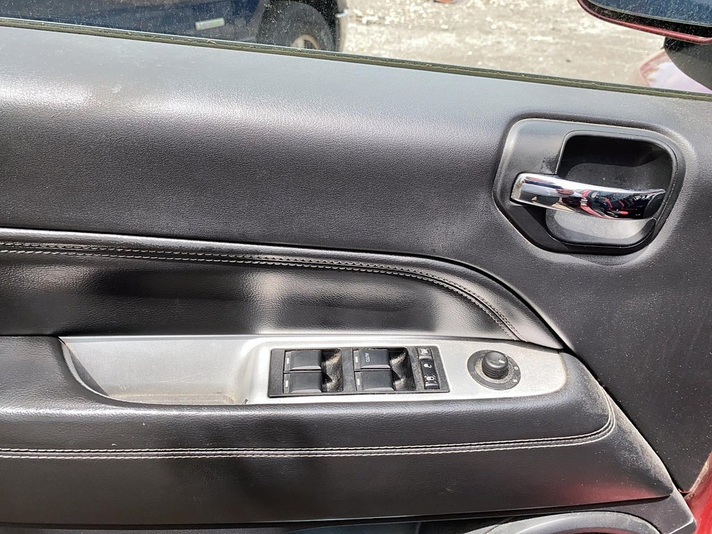 2014 Jeep Compass 4x2 Sport / North in Brantford, Ontario - 9 - w1024h768px