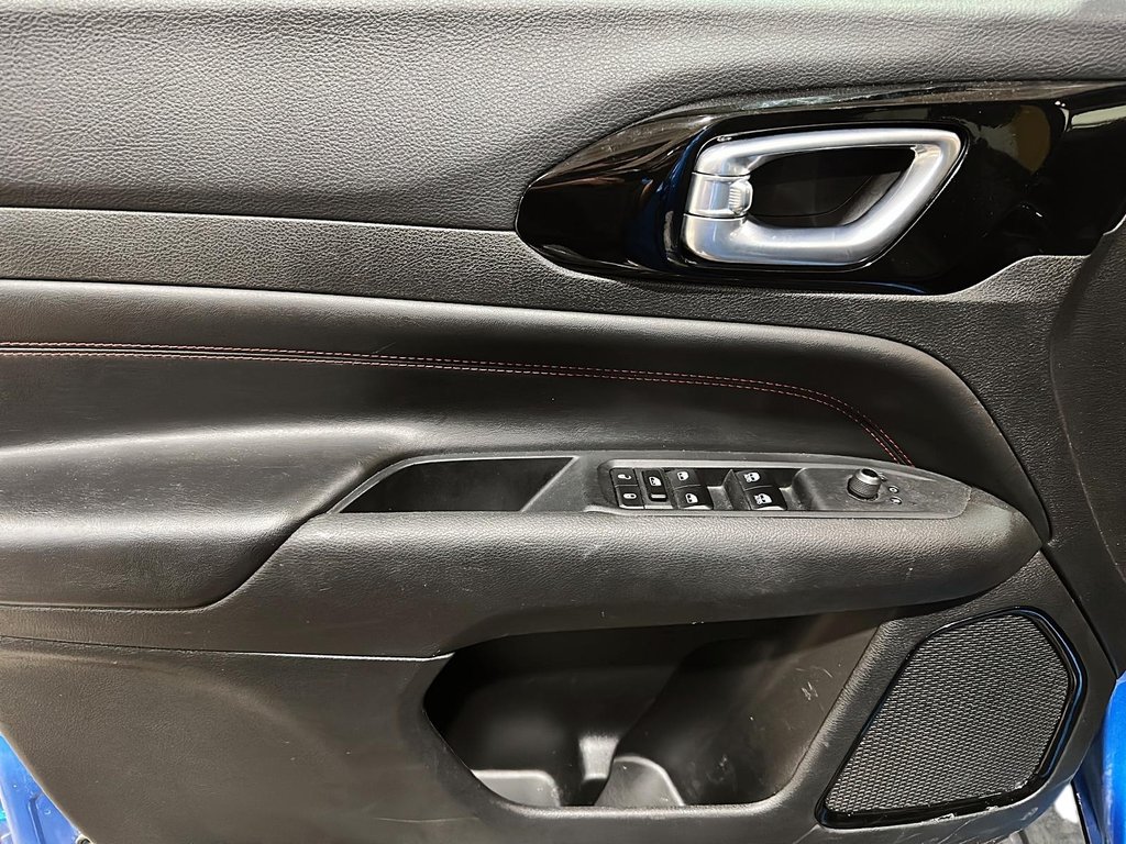 2024 Jeep Compass Trailhawk 4x4 in Brantford, Ontario - 10 - w1024h768px