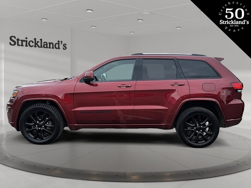 2021  Grand Cherokee 4X4 Laredo in Stratford, Ontario - 4 - w1024h768px