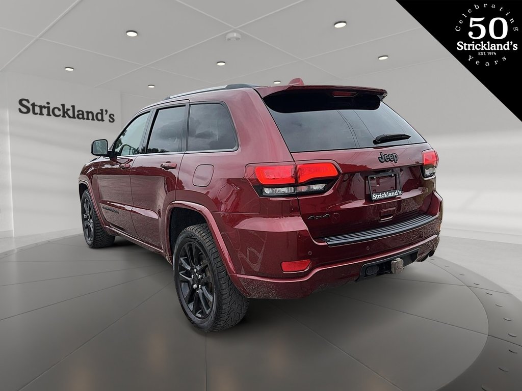 2021  Grand Cherokee 4X4 Laredo in Stratford, Ontario - 3 - w1024h768px