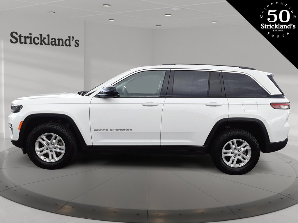 2023 Jeep Grand Cherokee 4X4 Laredo in Stratford, Ontario - 5 - w1024h768px