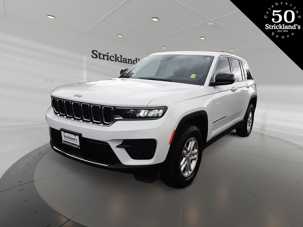 2023 Jeep Grand Cherokee 4X4 Laredo in Stratford, Ontario - 1 - w1024h768px