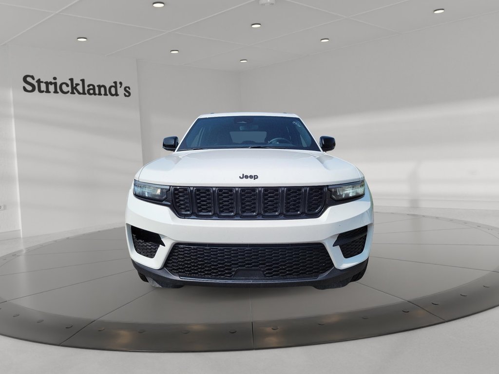 2023 Jeep Grand Cherokee 4X4 Laredo in Brantford, Ontario - 2 - w1024h768px