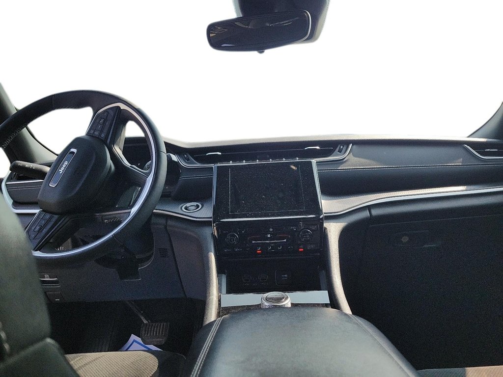 2023 Jeep Grand Cherokee 4X4 Laredo in Brantford, Ontario - 9 - w1024h768px