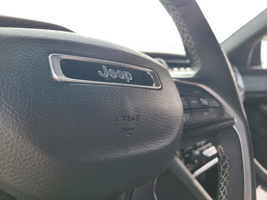 2023 Jeep Grand Cherokee 4X4 Laredo in Brantford, Ontario - 17 - w1024h768px