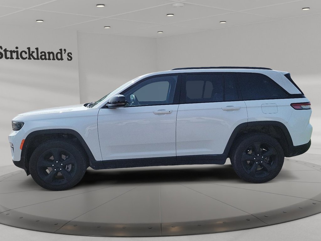 2023 Jeep Grand Cherokee 4X4 Laredo in Brantford, Ontario - 5 - w1024h768px