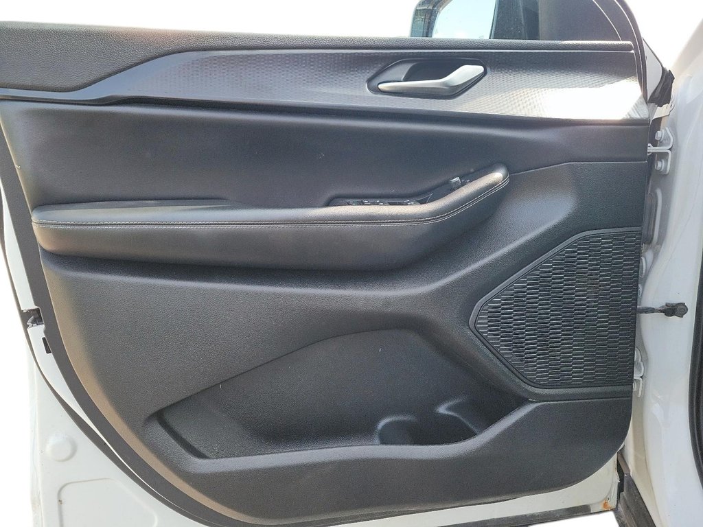 2023 Jeep Grand Cherokee 4X4 Laredo in Brantford, Ontario - 10 - w1024h768px