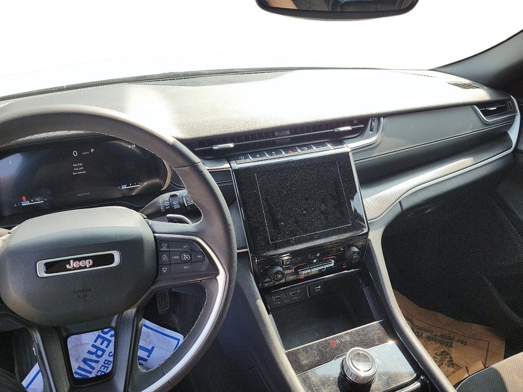 2023 Jeep Grand Cherokee 4X4 Laredo in Brantford, Ontario - 13 - w1024h768px