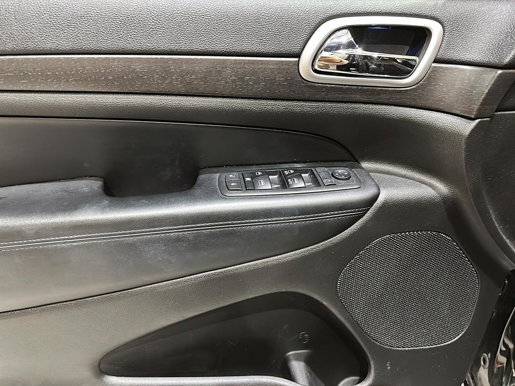 2017 Jeep Grand Cherokee 4x4 Laredo in Stratford, Ontario - 10 - w1024h768px