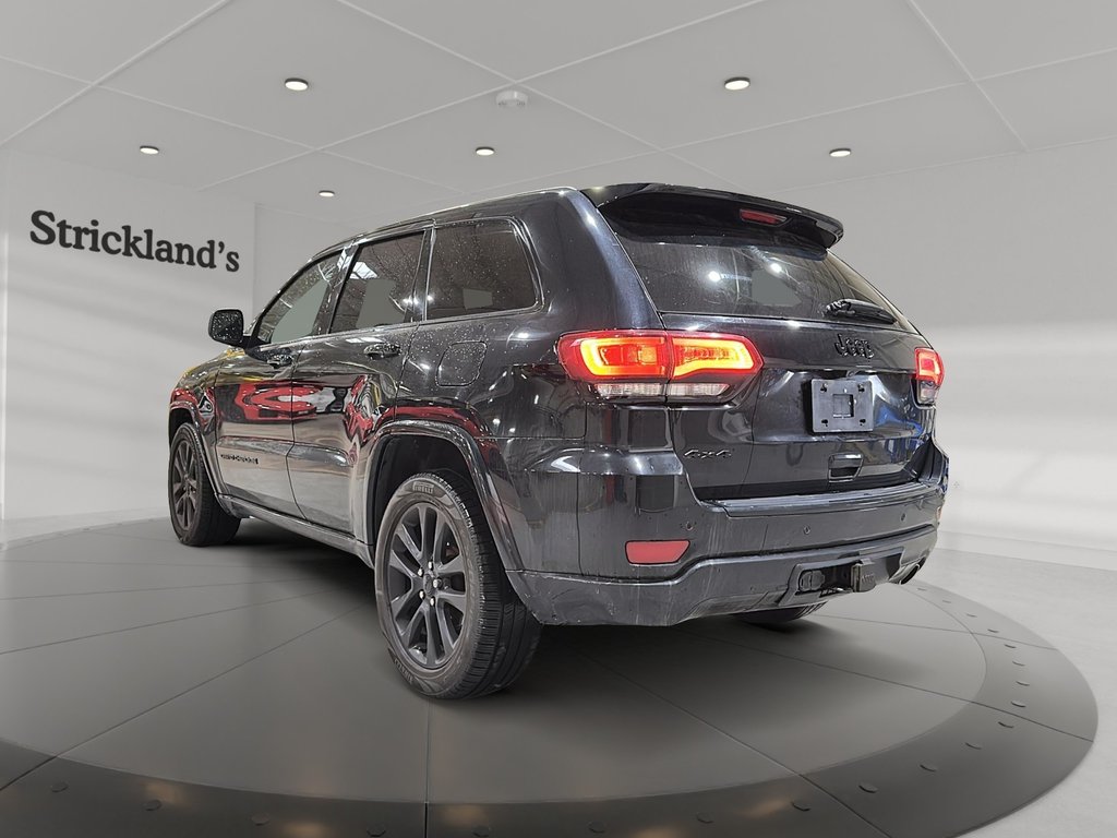 2017 Jeep Grand Cherokee 4x4 Laredo in Stratford, Ontario - 4 - w1024h768px