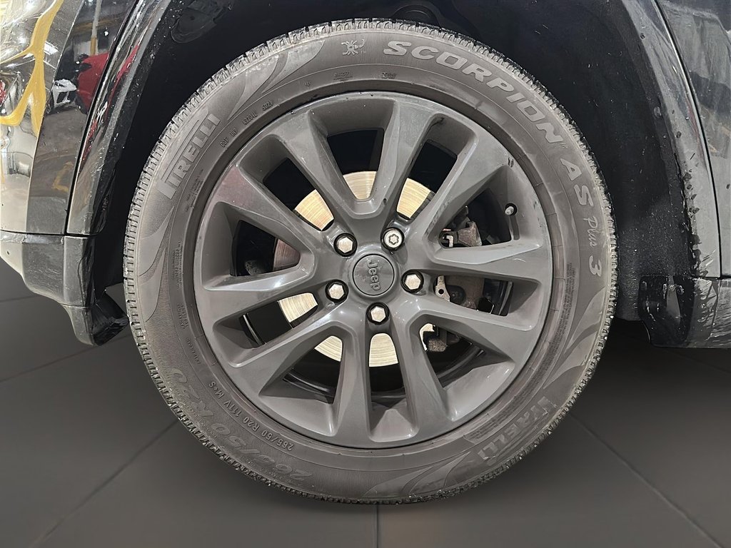 2017 Jeep Grand Cherokee 4x4 Laredo in Stratford, Ontario - 7 - w1024h768px