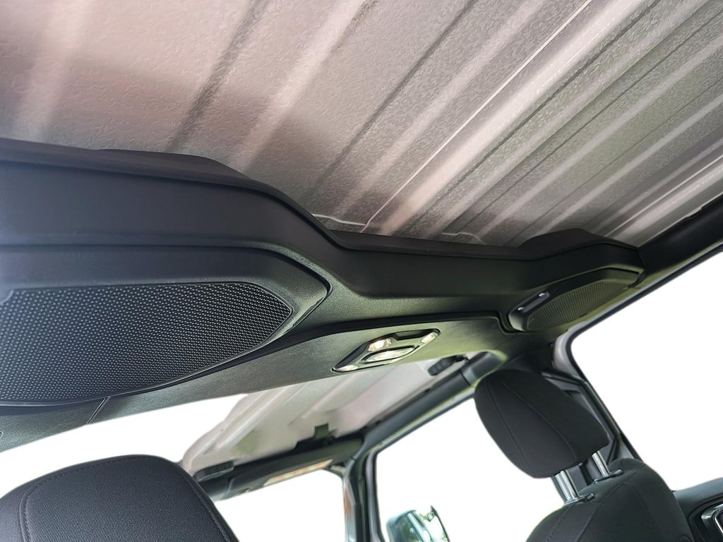 2023 Jeep Wrangler Unlimited Sahara in Brantford, Ontario - 16 - w1024h768px