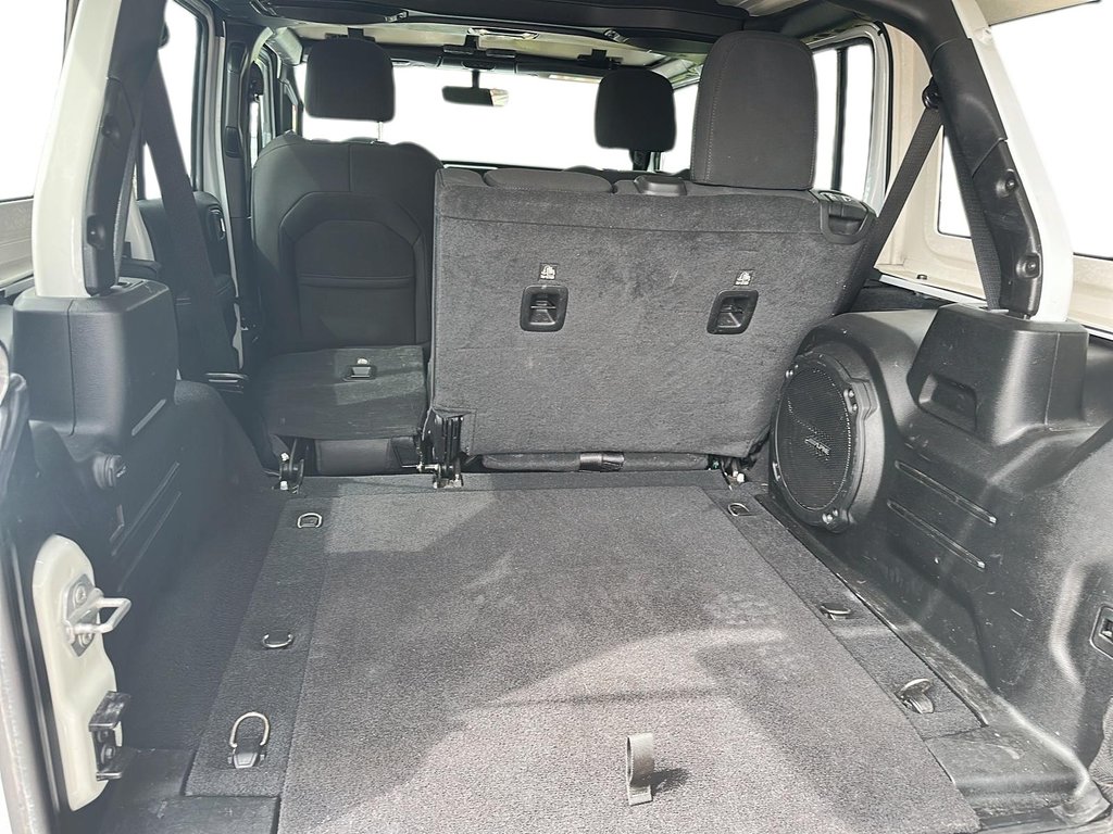 2023 Jeep Wrangler Unlimited Sahara in Brantford, Ontario - 6 - w1024h768px