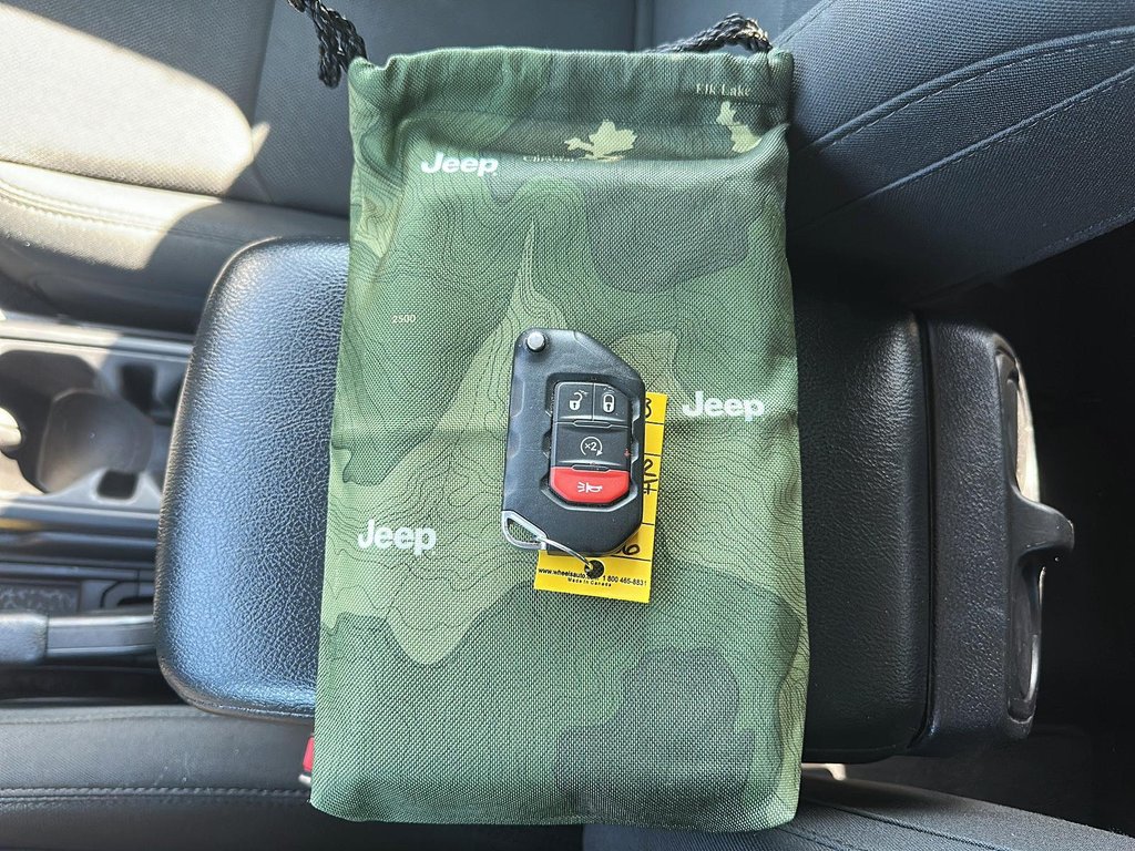 2023 Jeep Wrangler Unlimited Sport in Brantford, Ontario - 16 - w1024h768px