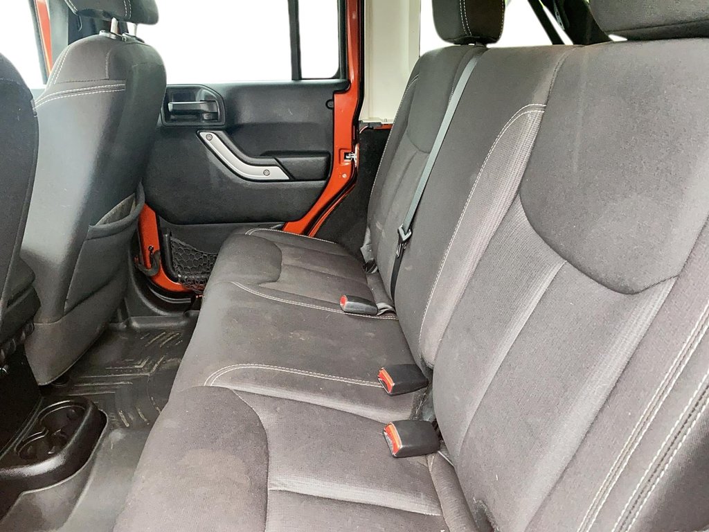 2014 Jeep Wrangler Unlimited Sahara in Brantford, Ontario - 19 - w1024h768px