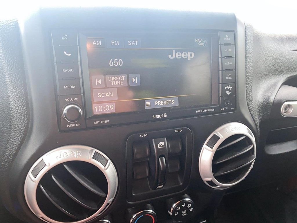 2014 Jeep Wrangler Unlimited Sahara in Brantford, Ontario - 17 - w1024h768px
