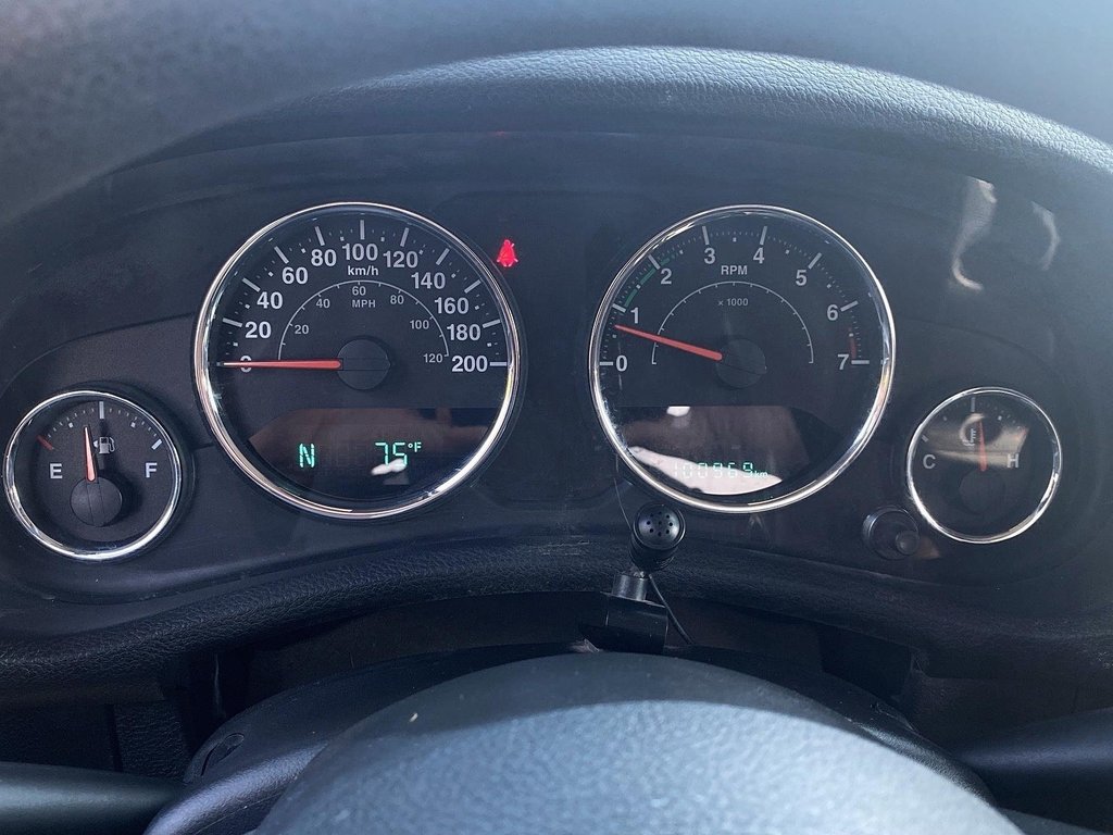 2016 Jeep Wrangler Sport in Brantford, Ontario - 13 - w1024h768px