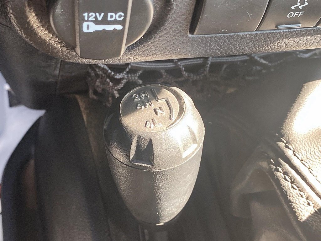 2016 Jeep Wrangler Sport in Brantford, Ontario - 15 - w1024h768px