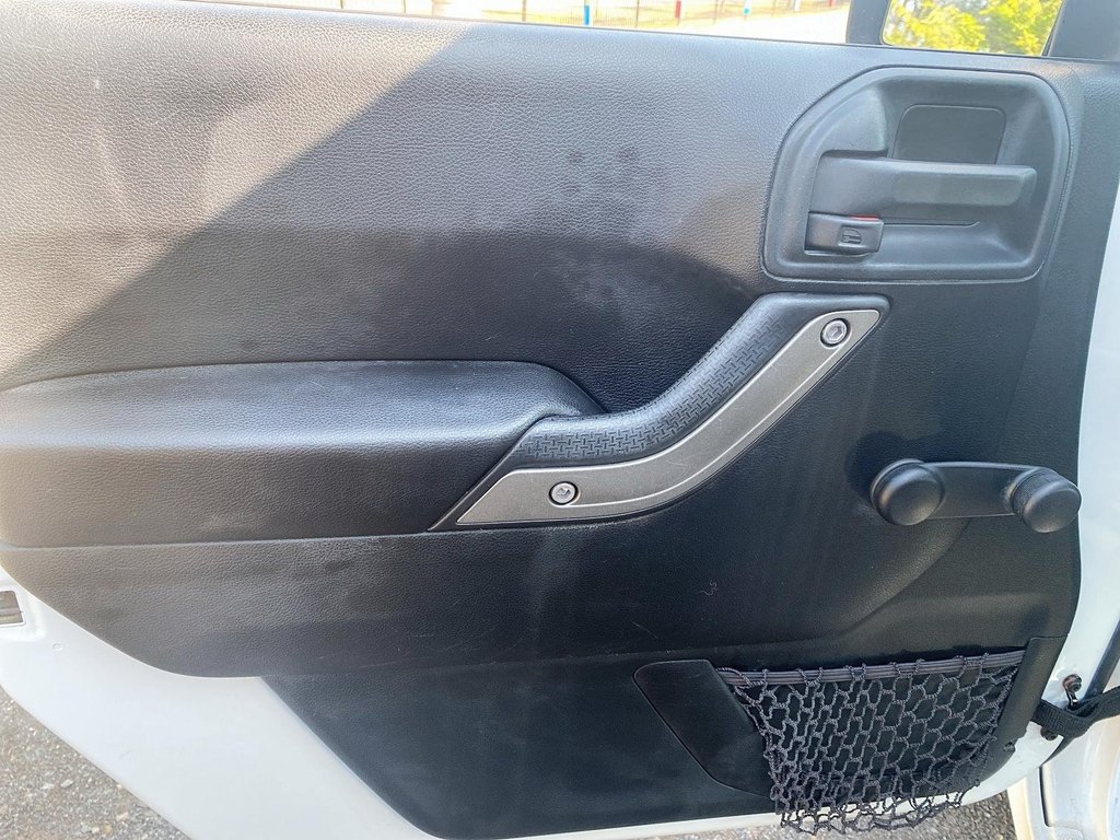 2016 Jeep Wrangler Sport in Brantford, Ontario - 10 - w1024h768px