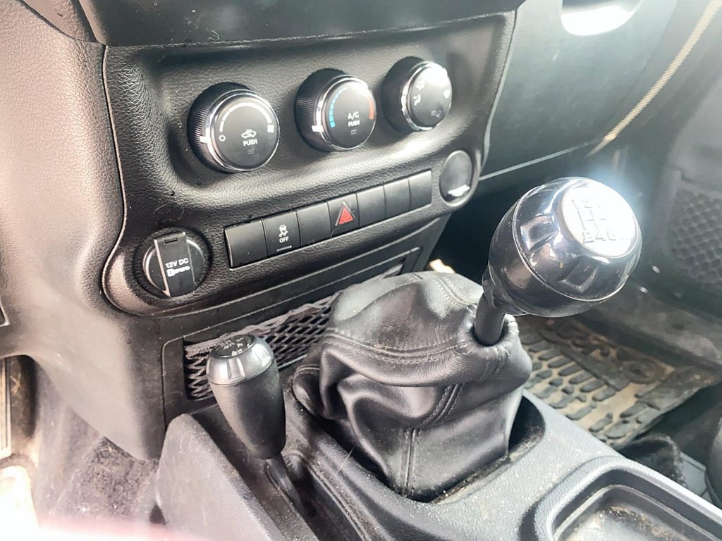 2018 Jeep Wrangler Jk Sport in Stratford, Ontario - 15 - w1024h768px
