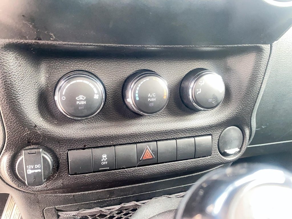 2018 Jeep Wrangler Jk Sport in Stratford, Ontario - 18 - w1024h768px