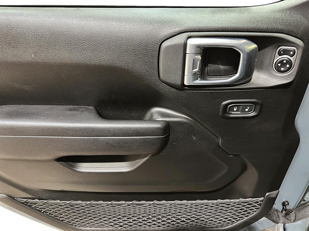 2024 Jeep Wrangler Rubicon 4 Door 4x4 in Brantford, Ontario - 10 - w1024h768px