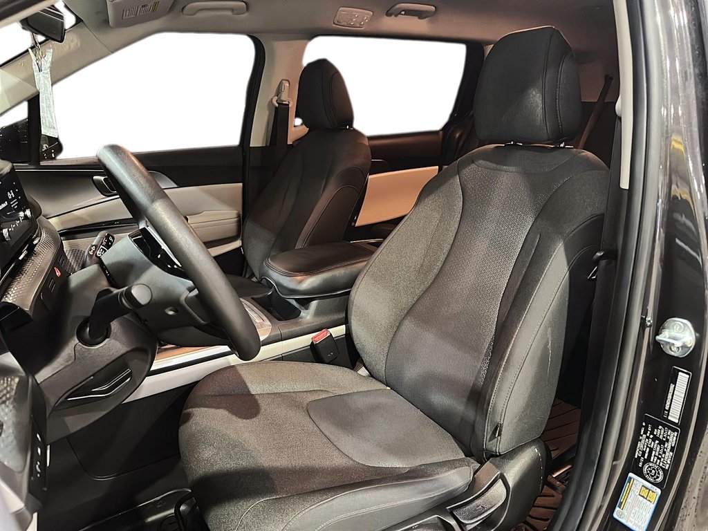 2024 Kia Carnival LX FWD in Brantford, Ontario - 8 - w1024h768px