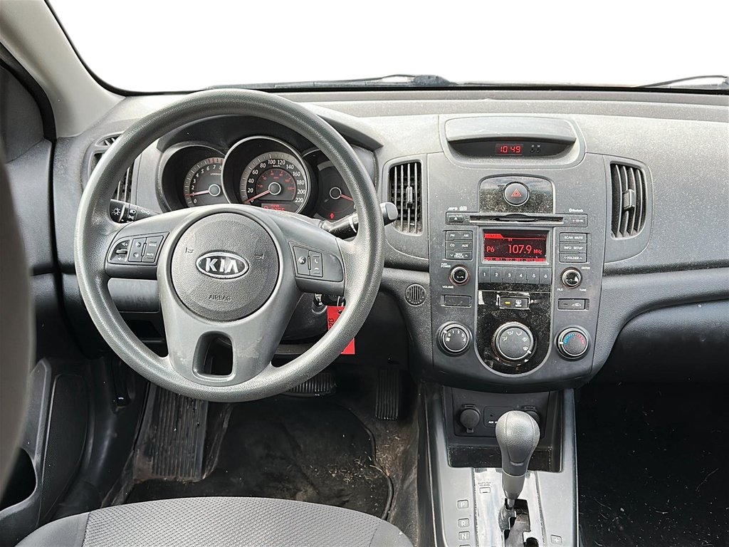 2010 Kia Forte 2.0 EX Sunroof at in Stratford, Ontario - 9 - w1024h768px