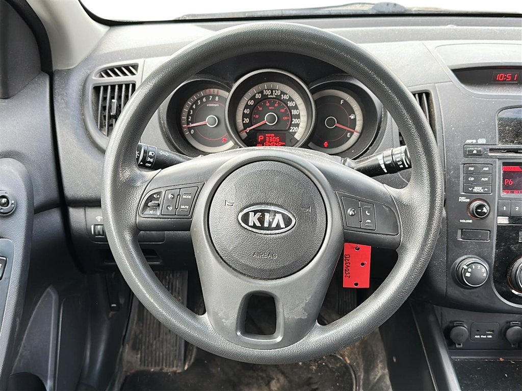 2010 Kia Forte 2.0 EX Sunroof at in Stratford, Ontario - 11 - w1024h768px