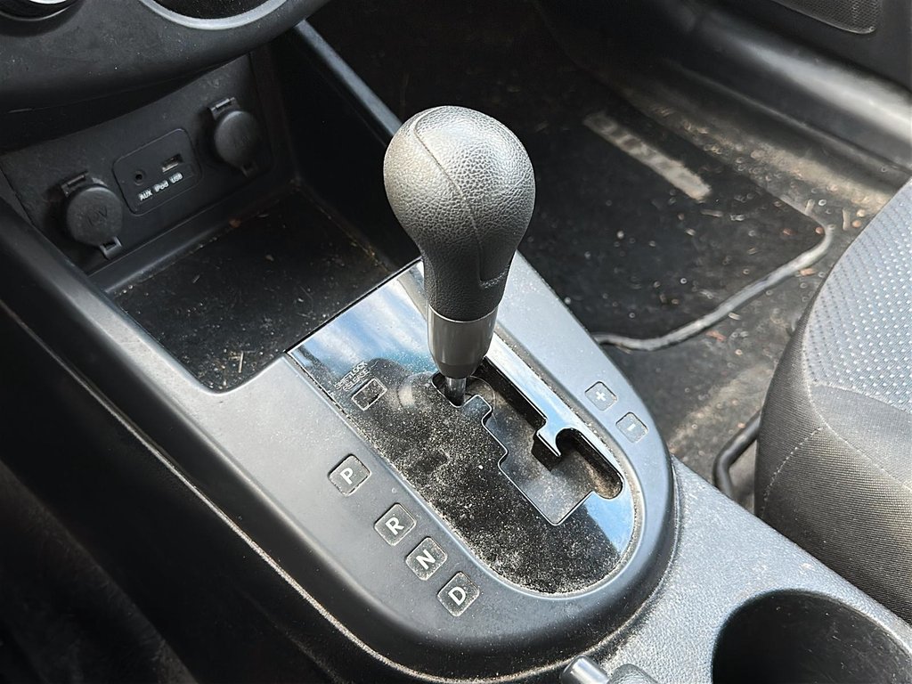 2010 Kia Forte 2.0 EX Sunroof at in Stratford, Ontario - 14 - w1024h768px