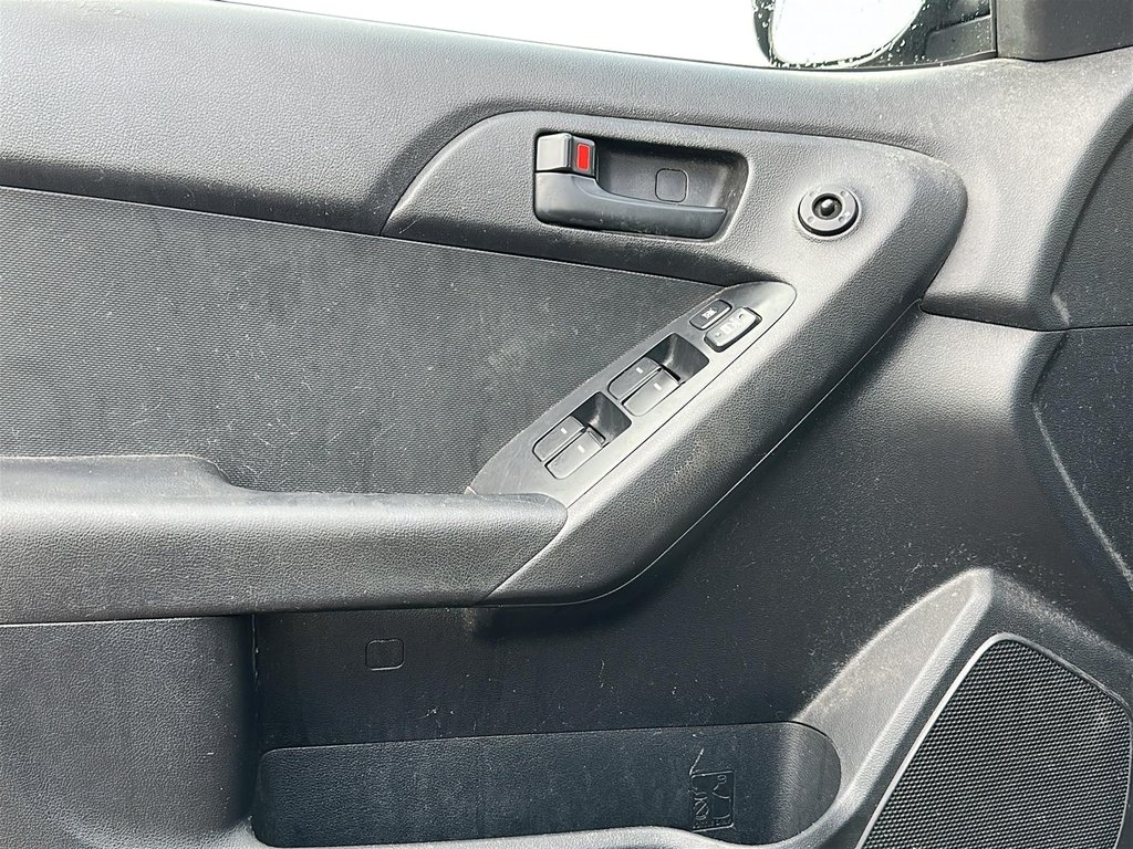 2010 Kia Forte 2.0 EX Sunroof at in Stratford, Ontario - 10 - w1024h768px