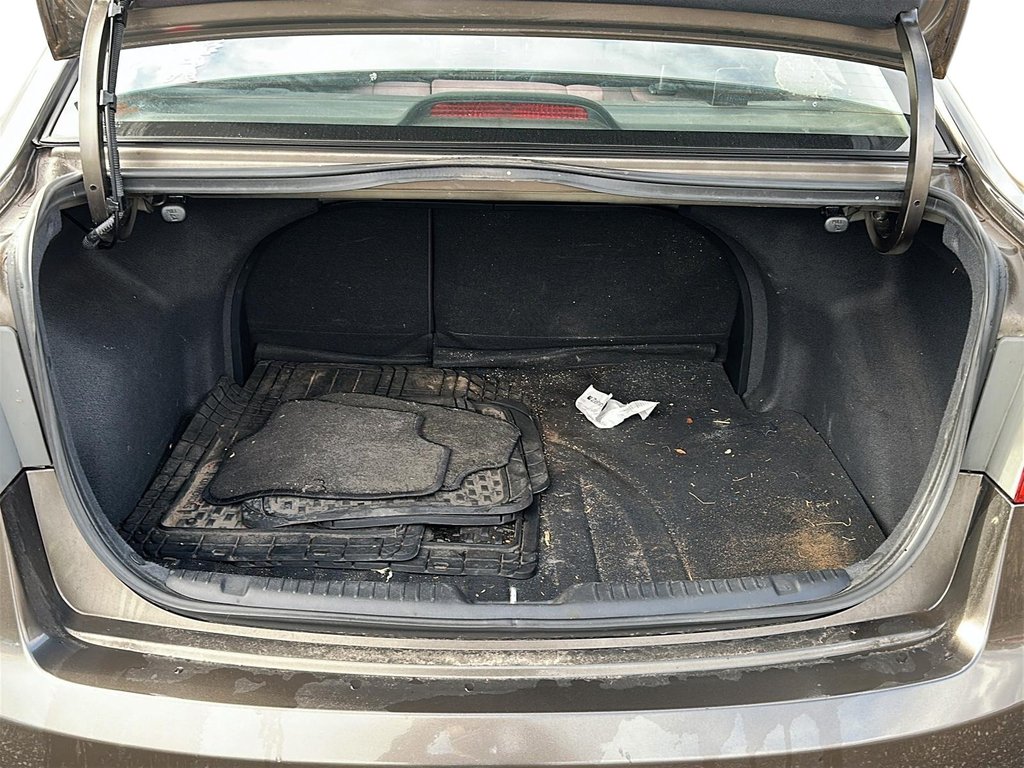 2010 Kia Forte 2.0 EX Sunroof at in Stratford, Ontario - 6 - w1024h768px