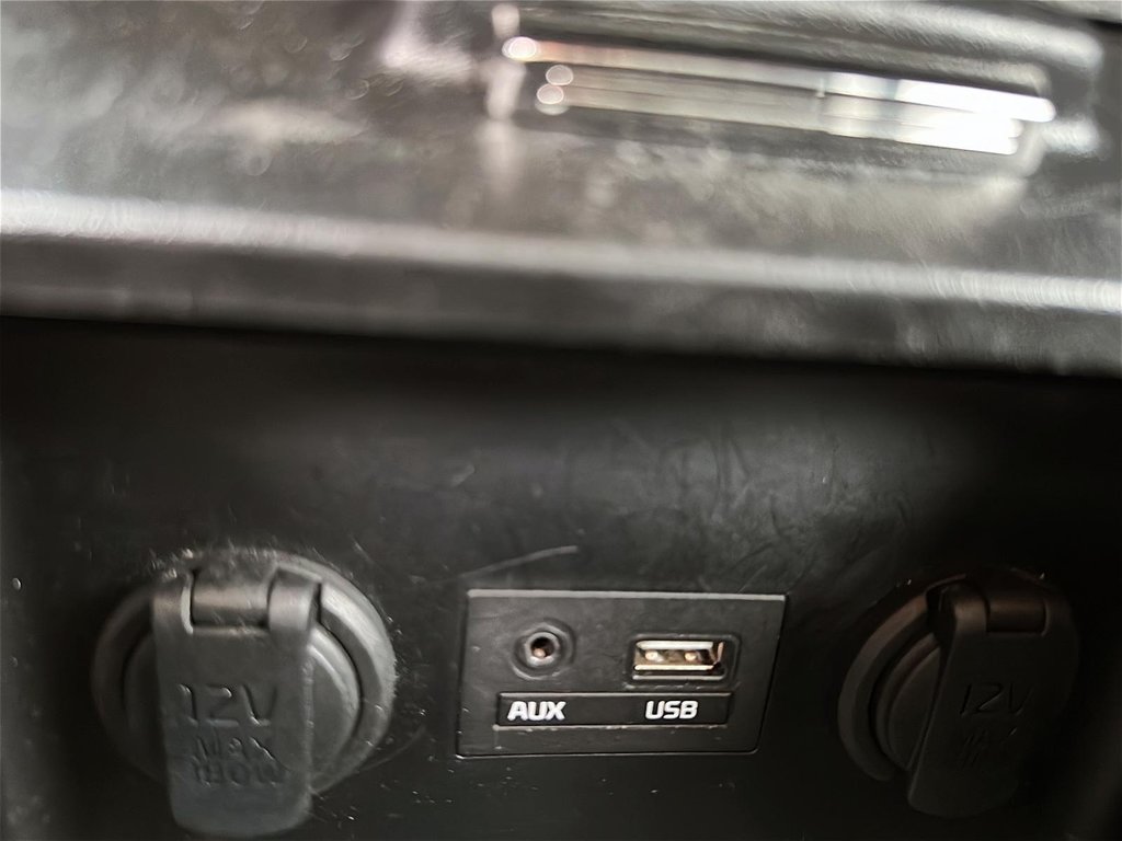 2017 Kia Forte (5) LX+ / MT in Stratford, Ontario - 16 - w1024h768px