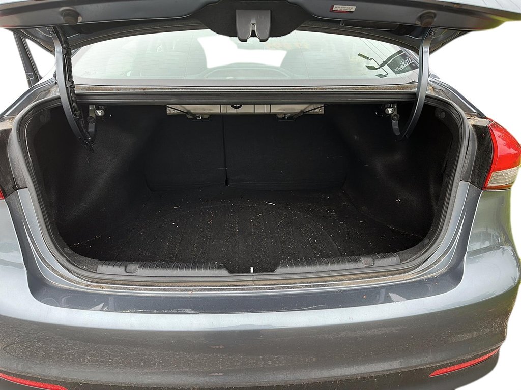 2017 Kia Forte (5) LX+ / MT in Stratford, Ontario - 6 - w1024h768px