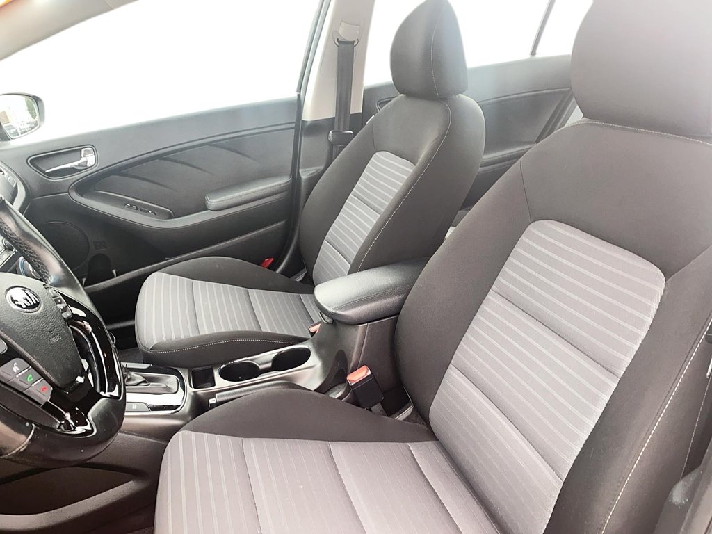 2018 Kia Forte (5) EX Luxury in Brantford, Ontario - 8 - w1024h768px