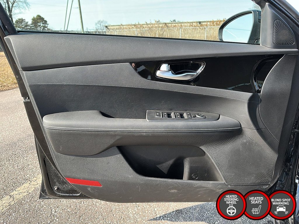 2023 Kia Forte Sedan EX+ IVT in Stratford, Ontario - 10 - w1024h768px
