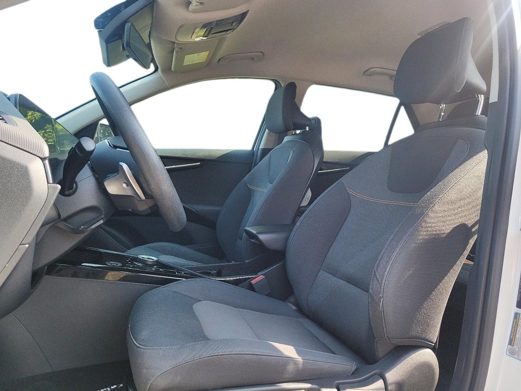2023 Kia Niro EV Premium in Brantford, Ontario - 8 - w1024h768px