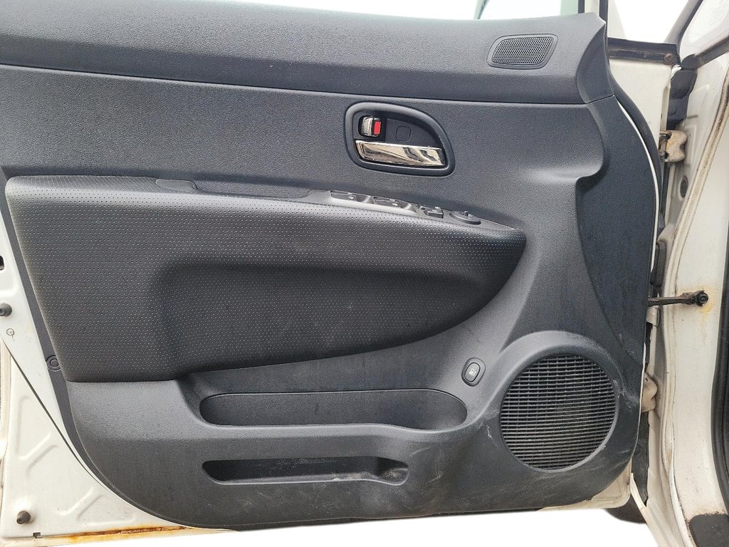 2012 Kia Rondo EX (5-seater) in Brantford, Ontario - 8 - w1024h768px