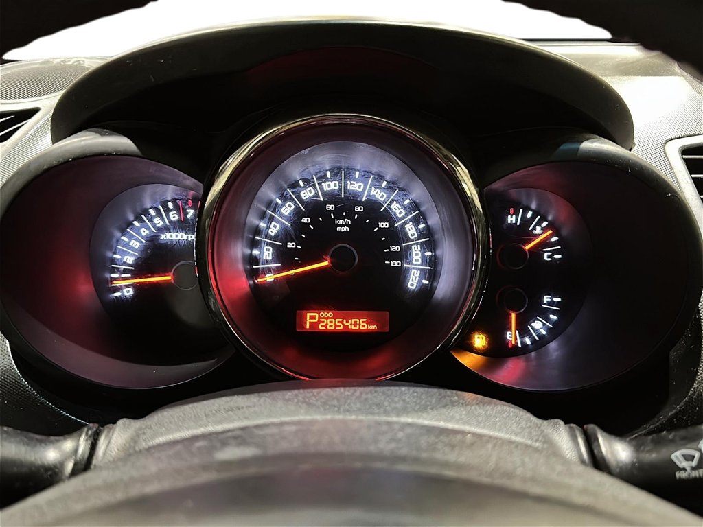 2011 Kia Soul 2.0L 4u at in Brantford, Ontario - 13 - w1024h768px