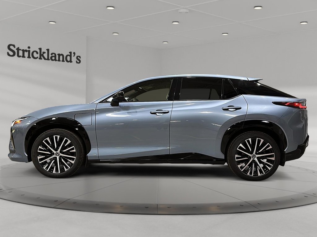 2023 Lexus RZ 450e in Stratford, Ontario - 5 - w1024h768px