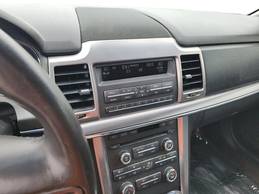 2011 Lincoln MKZ 4D Sedan FWD in Brantford, Ontario - 13 - w1024h768px