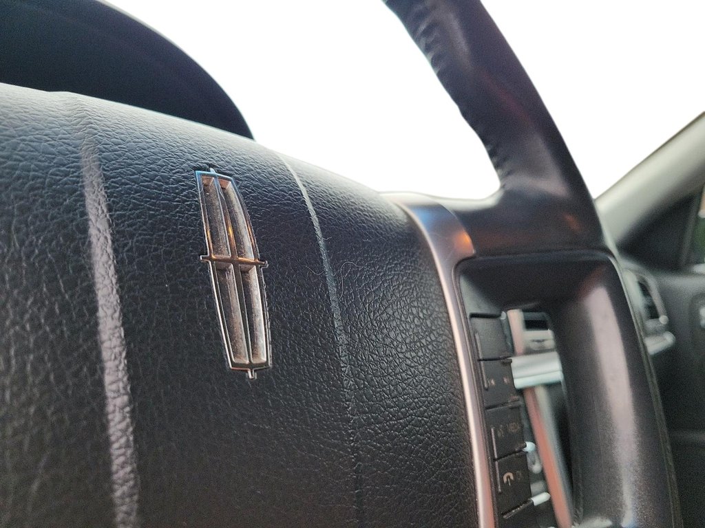 2011 Lincoln MKZ 4D Sedan FWD in Brantford, Ontario - 16 - w1024h768px