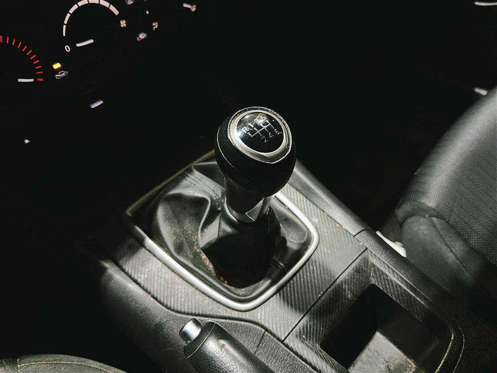 2014 Mazda 3 GS-SKY 6sp in Brantford, Ontario - 13 - w1024h768px