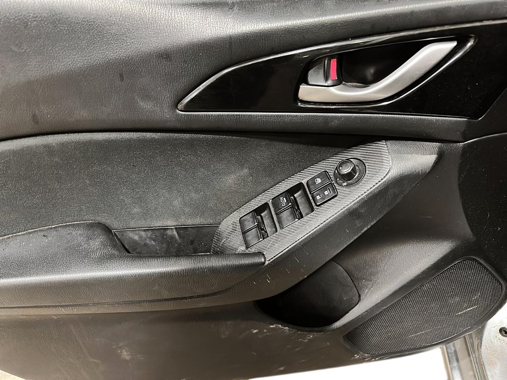 2014 Mazda 3 GS-SKY 6sp in Brantford, Ontario - 9 - w1024h768px