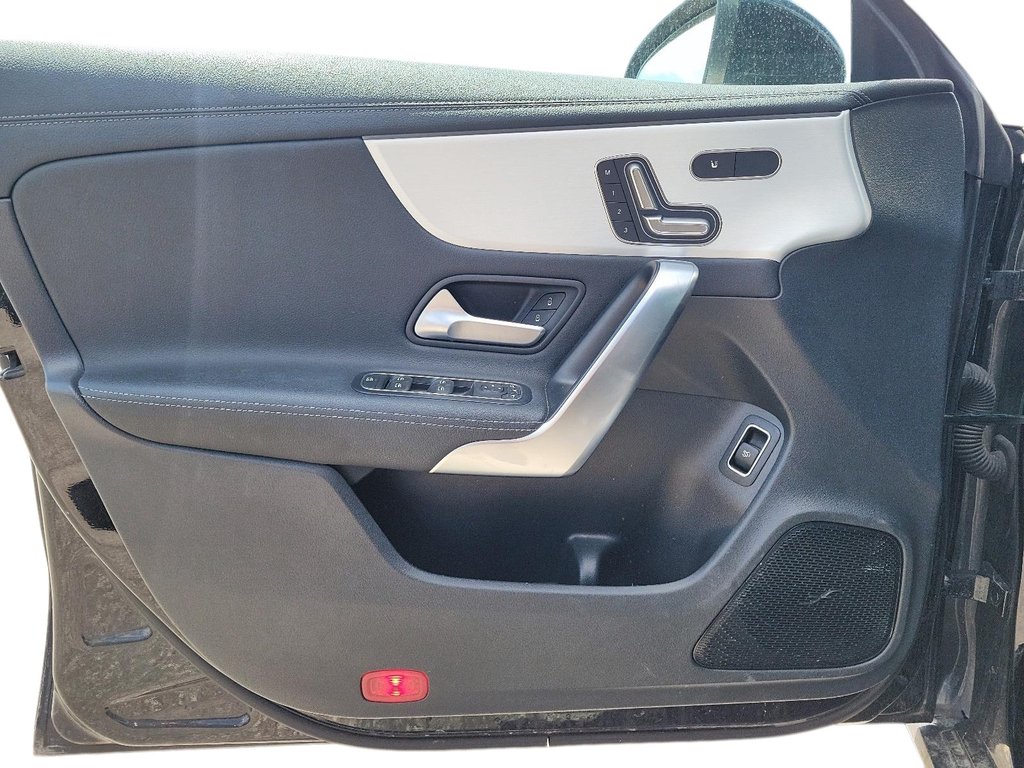 2025 Mercedes-Benz CLA250 4MATIC Coupe in Brantford, Ontario - 11 - w1024h768px
