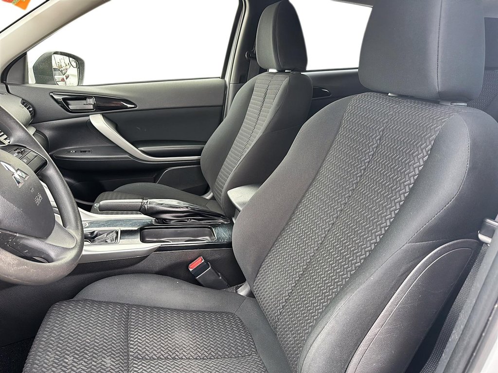2023 Mitsubishi ECLIPSE CROSS ES S-AWC in Brantford, Ontario - 8 - w1024h768px