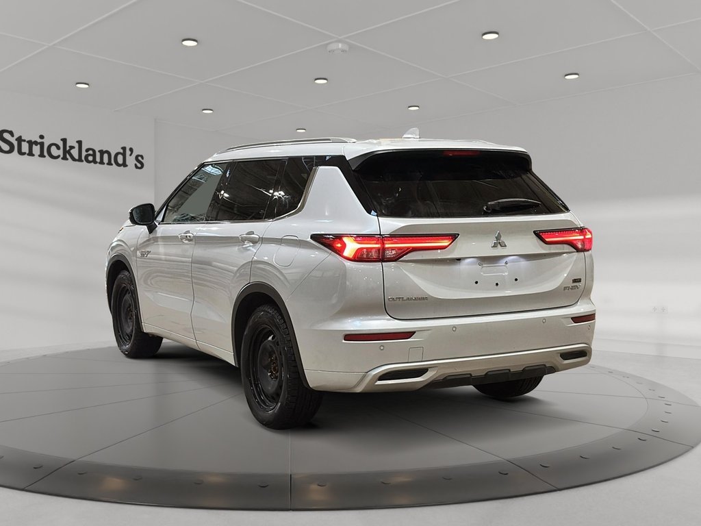 2023 Mitsubishi Outlander PHEV GT S-AWC in Brantford, Ontario - 4 - w1024h768px